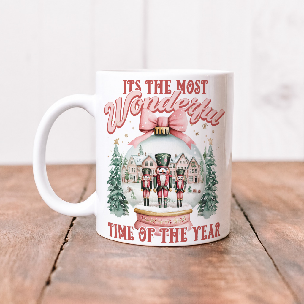 Hvitt julekrus med rosa Wonderful Time of the Year motiv